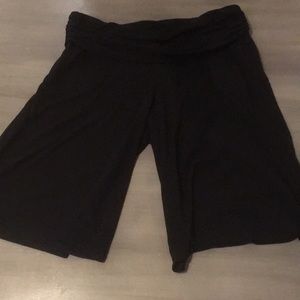 Old Navy Maternity Capris